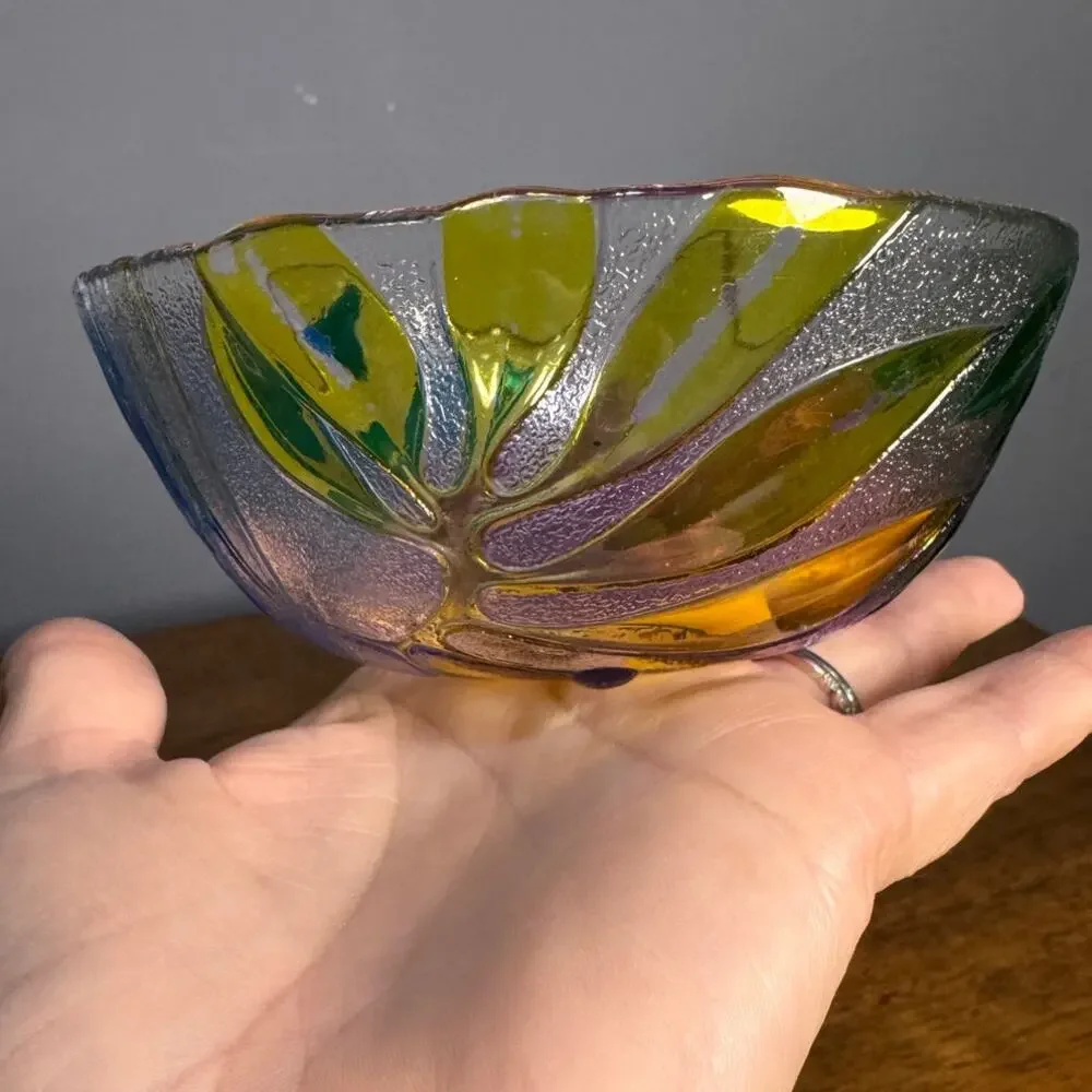 Vintage Indonesian Glass Bowls Hand Painted Set of 4 2 1/4" Tall 6 1/2" Across - Picture 6 of 7